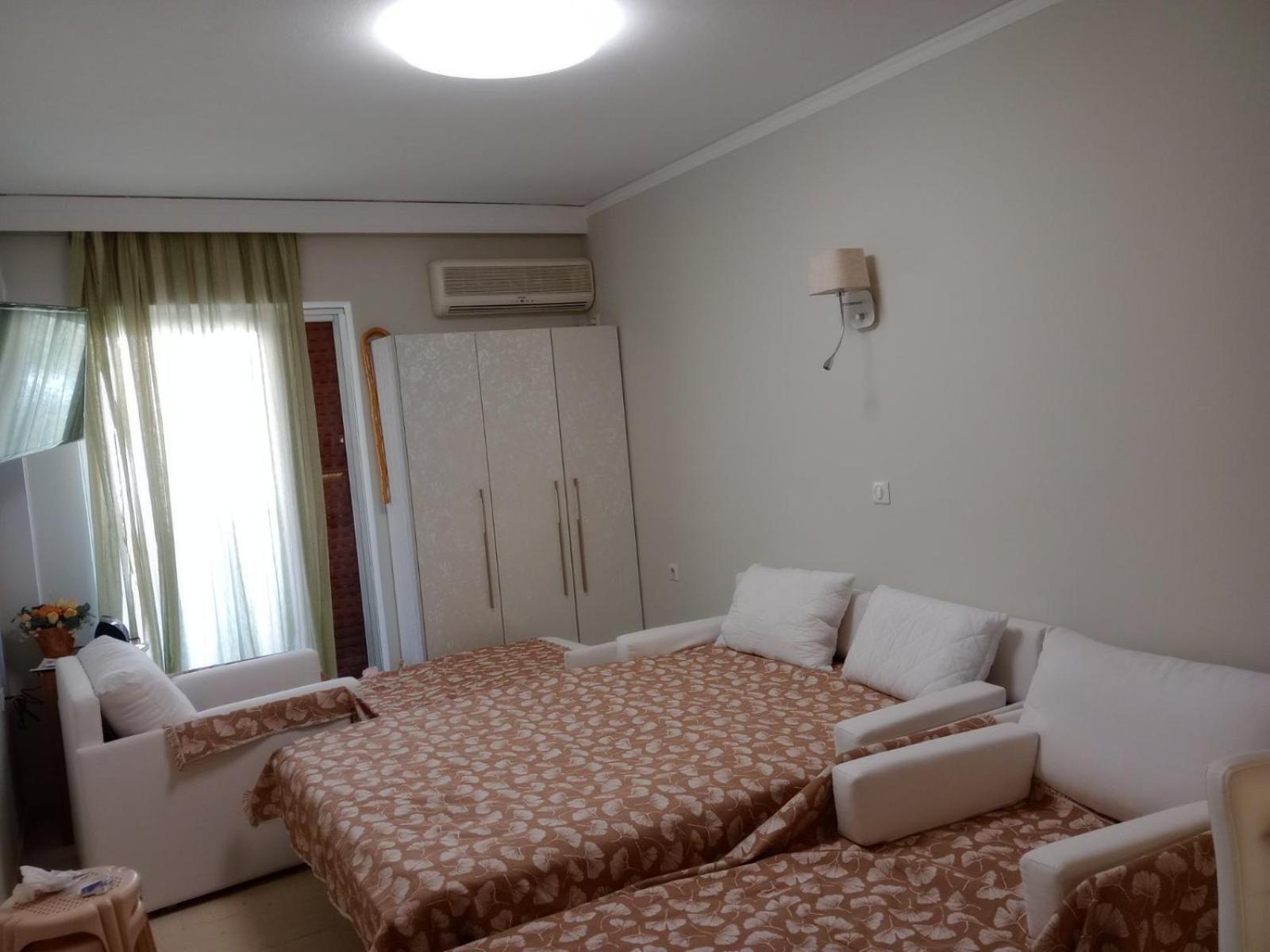 Modern Studio By The Sea Loutra Edipsou  Exterior photo